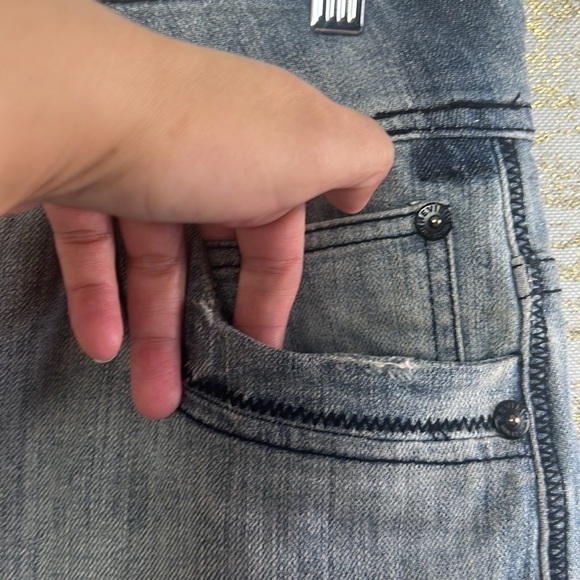 Review Women’s Light Blue Wash Denim Mini Skirt Size 31 - Picture 4 of 15